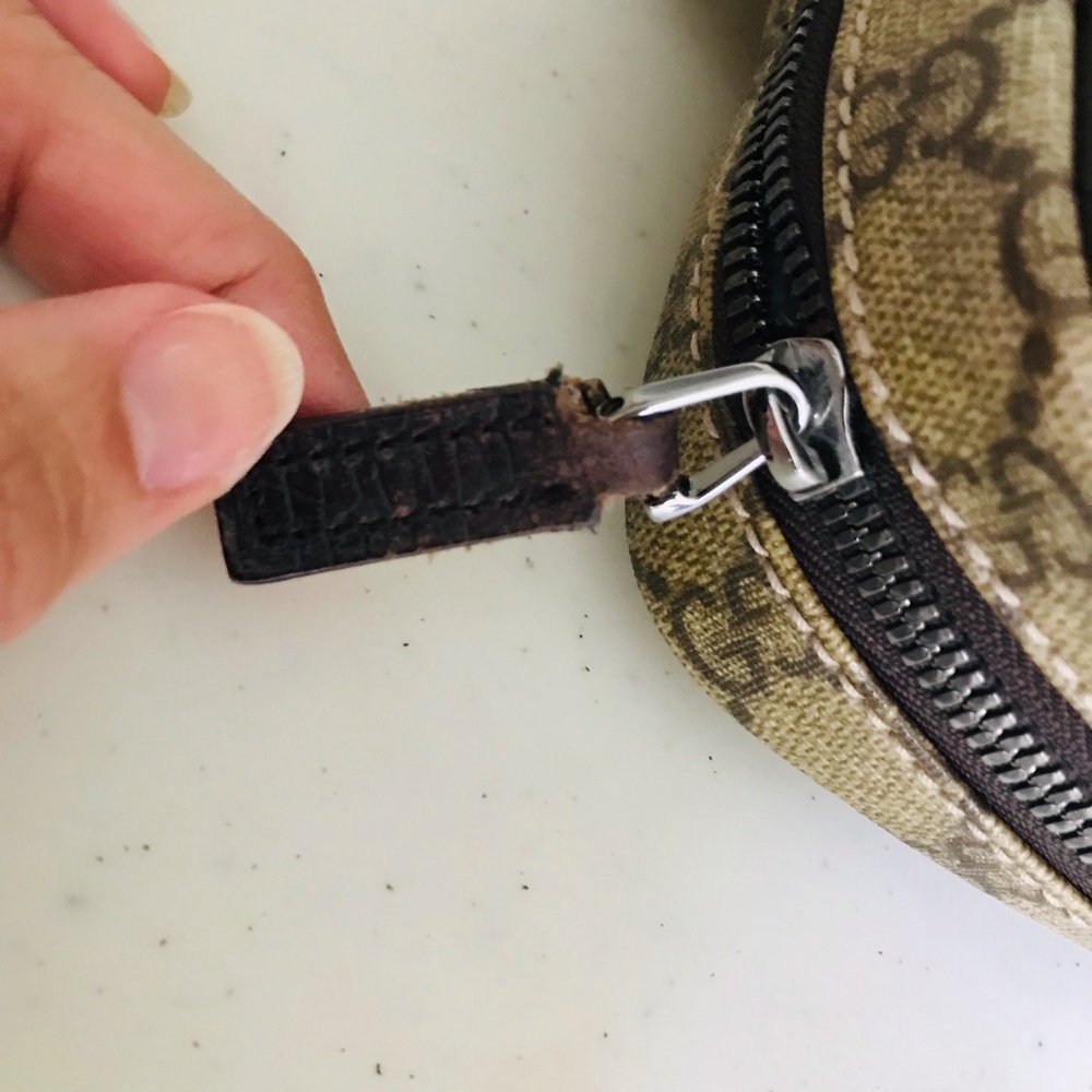 Gucci Beige Brown Monogram Messenger Bag - Picture 10 of 16